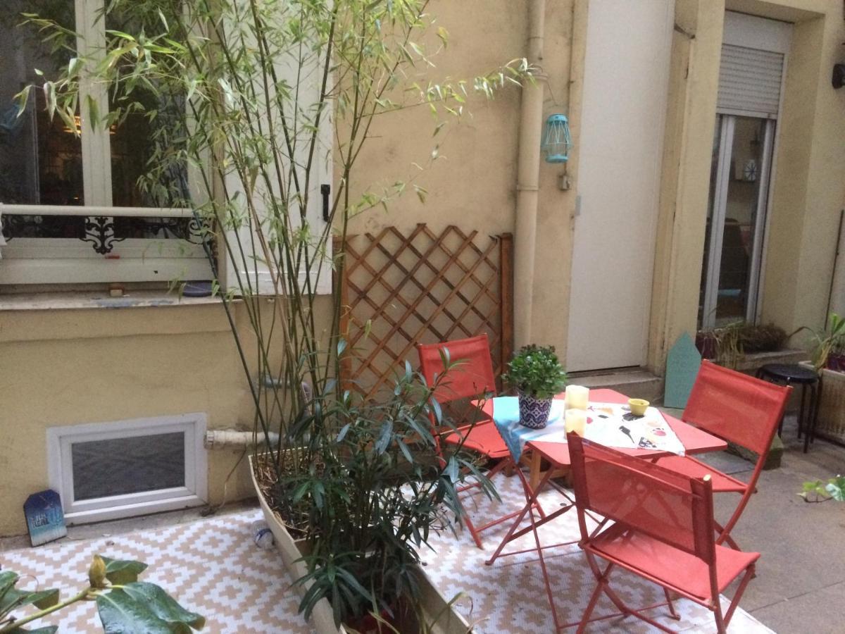 Studio "Maryline" Sejours Parisiens Abordables - Rez De Chaussee Sur Beau Patio Ombrage- Accessible Handcaps - Grand Canape-Lit Clic Clac 2 Places - Cuisine Equipee - Salle De Bains - 5 Minutes Du Metro Brochant Ligne 13,Bus 74 Et 31 エクステリア 写真