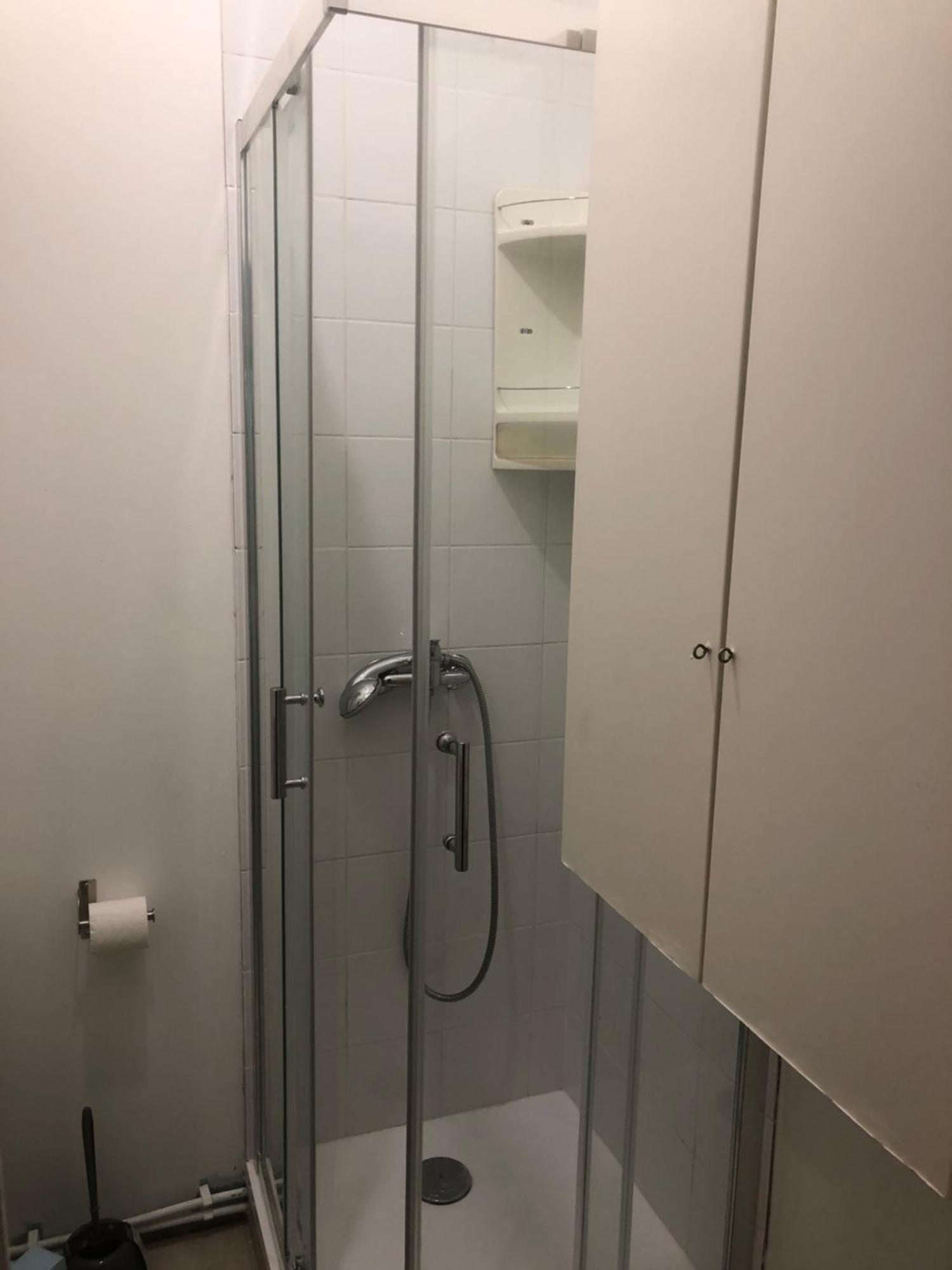Studio "Maryline" Sejours Parisiens Abordables - Rez De Chaussee Sur Beau Patio Ombrage- Accessible Handcaps - Grand Canape-Lit Clic Clac 2 Places - Cuisine Equipee - Salle De Bains - 5 Minutes Du Metro Brochant Ligne 13,Bus 74 Et 31 エクステリア 写真